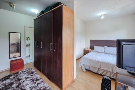 Casa de condomínio à venda com 190m², 3 quartos e 7 vagasSuíte