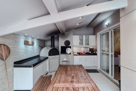 Casa de condomínio à venda com 190m², 3 quartos e 7 vagasQuintal