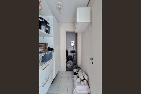 Casa de condomínio à venda com 190m², 3 quartos e 7 vagasQuarto de Serviço