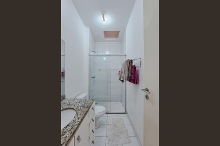 Casa de condomínio à venda com 190m², 3 quartos e 7 vagasBanheiro Social