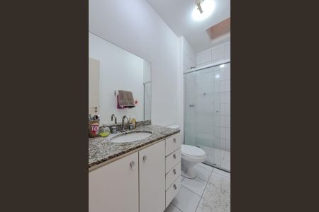 Casa de condomínio à venda com 190m², 3 quartos e 7 vagasBanheiro Social