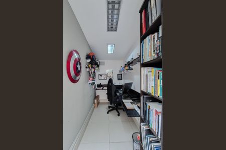 Casa de condomínio à venda com 190m², 3 quartos e 7 vagasEscritório