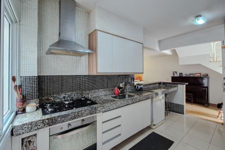 Casa de condomínio à venda com 190m², 3 quartos e 7 vagasCozinha