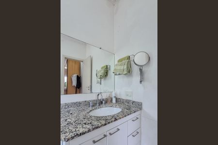 Casa de condomínio à venda com 190m², 3 quartos e 7 vagasBanheiro da Suíte