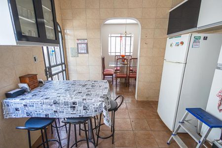 Casa à venda com 376m², 3 quartos e 2 vagascozinha