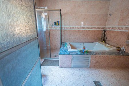 Casa à venda com 376m², 3 quartos e 2 vagassuite