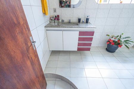 Casa à venda com 376m², 3 quartos e 2 vagasbanheiro
