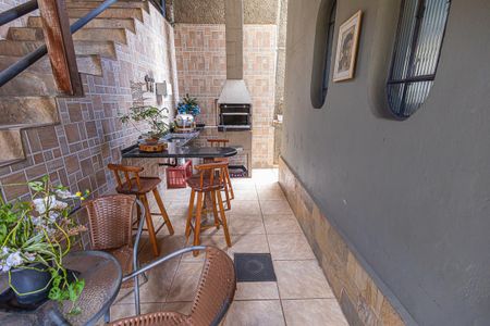 Casa à venda com 376m², 3 quartos e 2 vagaschurrasqueira