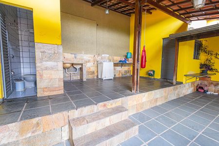 Casa à venda com 376m², 3 quartos e 2 vagasarea de serviço