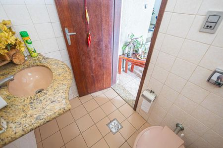 Casa à venda com 376m², 3 quartos e 2 vagaslavabo