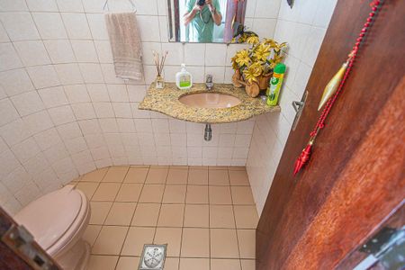 Casa à venda com 376m², 3 quartos e 2 vagaslavabo