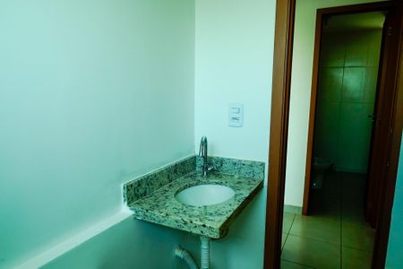 Banheiro de apartamento para alugar com 2 quartos, 68m² em Sítio Santa Luzia Residencial, Aparecida de Goiânia