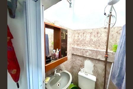 Banheiro  de casa à venda com 1 quarto, 150m² em Vila Maricy, Guarulhos