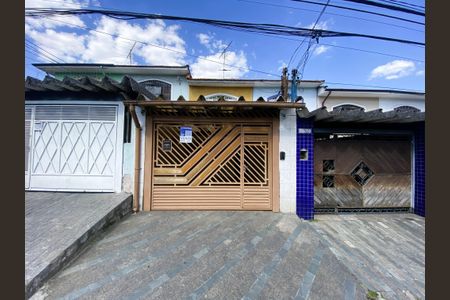 Casa à venda com 108m², 2 quartos e 1 vagaFachada