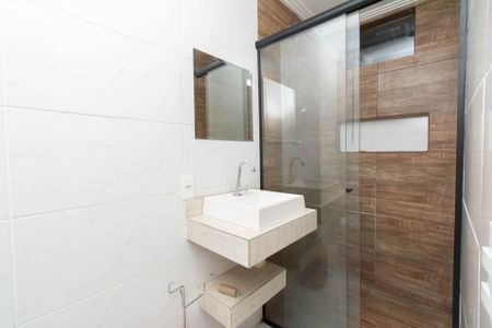 Casa à venda com 200m², 2 quartos e 5 vagasKitnet - Banheiro