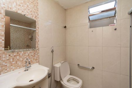 Casa à venda com 200m², 2 quartos e 5 vagasCasa1 - Banheiro