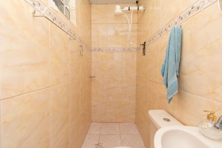 Casa à venda com 200m², 2 quartos e 5 vagasEspaço Gourmet com Banheiro