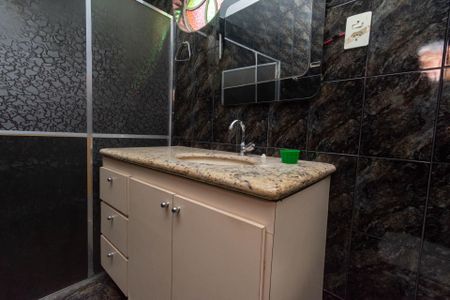 Casa à venda com 200m², 2 quartos e 5 vagasCasa2 - Banheiro