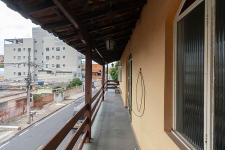 Casa à venda com 200m², 2 quartos e 5 vagasCasa2 - Varanda da Sala