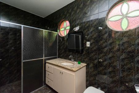 Casa à venda com 200m², 2 quartos e 5 vagasCasa2 - Banheiro