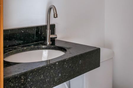 Lavabo de apartamento para alugar com 3 quartos, 133m² em Guilhermina, Praia Grande