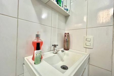 Apartamento à venda com 48m², 2 quartos e 1 vaga Apartamento à venda com 48m², 2 quartos e 1 vagaBanheiro