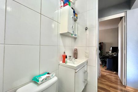 Apartamento à venda com 48m², 2 quartos e 1 vaga Apartamento à venda com 48m², 2 quartos e 1 vagaBanheiro