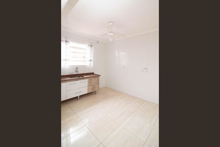 Casa à venda com 157m², 2 quartos e 2 vagas Casa à venda com 157m², 2 quartos e 2 vagasCozinha