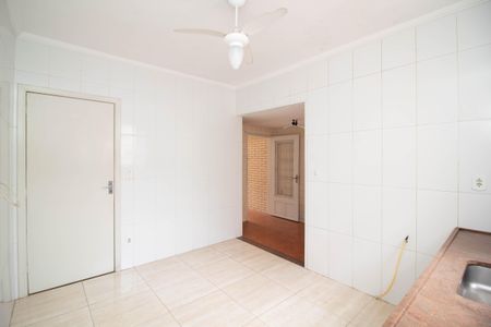 Casa à venda com 157m², 2 quartos e 2 vagas Casa à venda com 157m², 2 quartos e 2 vagasCozinha