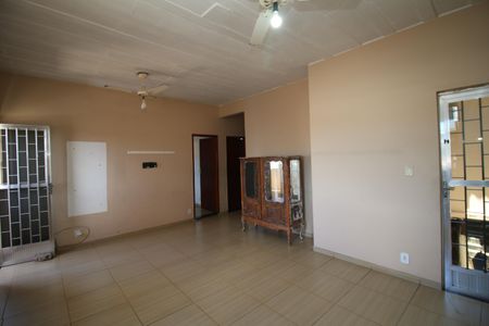 Casa à venda com 100m², 3 quartos e sem vagaSala