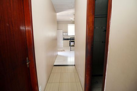 Sala - Corredor de casa para alugar com 3 quartos, 100m² em Vigário Geral, Rio de Janeiro