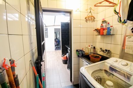 Casa à venda com 120m², 4 quartos e 1 vagaÁrea de Serviço