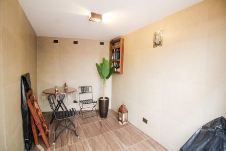 Casa à venda com 120m², 4 quartos e 1 vagaÁrea gourmet