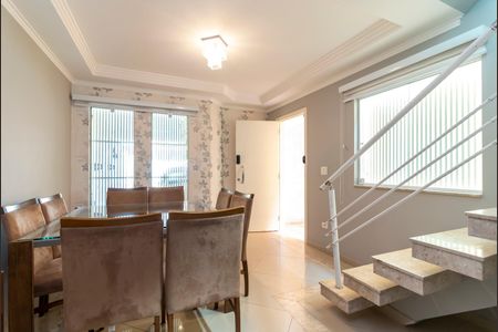 Casa para alugar com 286m², 3 quartos e 4 vagas Casa para alugar com 286m², 3 quartos e 4 vagasSala de Jantar