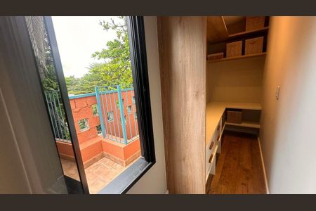 Casa à venda com 3 quartos, 189m² em Vila Madalena, São Paulo
