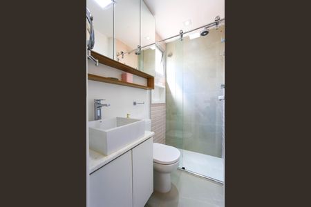 Apartamento à venda com 68m², 2 quartos e 1 vaga Apartamento à venda com 68m², 2 quartos e 1 vagaBanheiro da Suíte