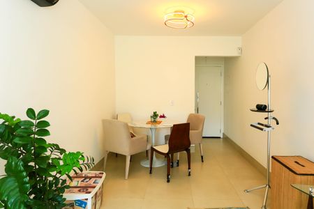 Apartamento à venda com 68m², 2 quartos e 1 vaga Apartamento à venda com 68m², 2 quartos e 1 vagaSala