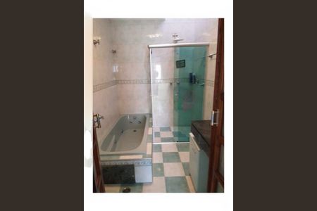 Casa à venda com 5 quartos, 600m² em Vila Antonieta, São Paulo