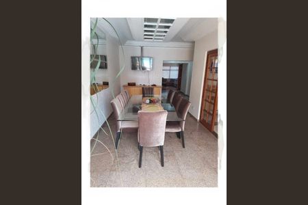 Casa à venda com 5 quartos, 600m² em Vila Antonieta, São Paulo