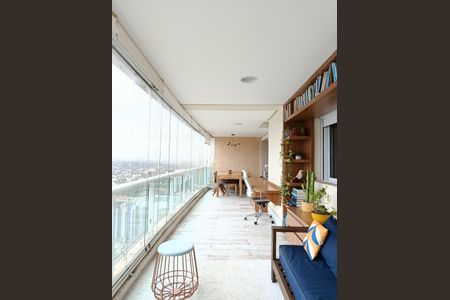 Apartamento à venda com 105m², 3 quartos e 2 vagasVaranda