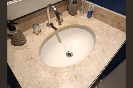 Apartamento à venda com 105m², 3 quartos e 2 vagasBanheiro social