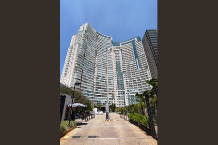 Apartamento à venda com 105m², 3 quartos e 2 vagasFachada