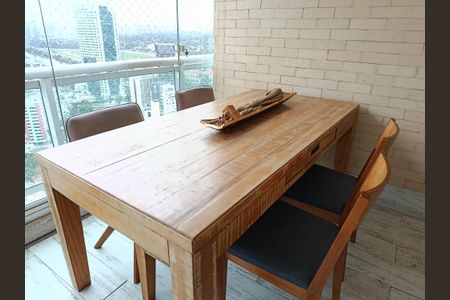 Apartamento à venda com 105m², 3 quartos e 2 vagasVaranda