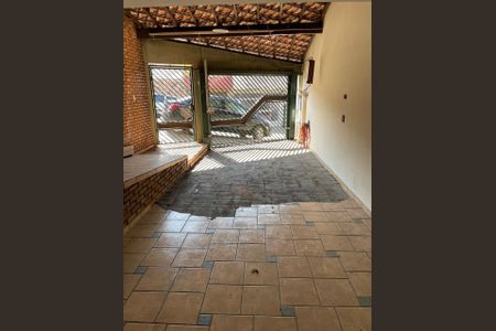 Casa à venda com 225m², 3 quartos e 3 vagas