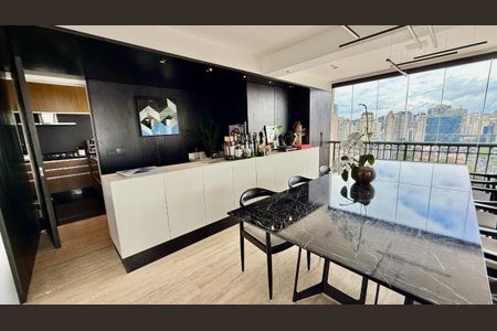 Apartamento à venda com 180m², 3 quartos e 4 vagas