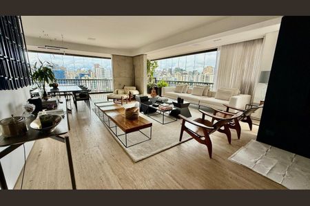 Apartamento à venda com 180m², 3 quartos e 4 vagas