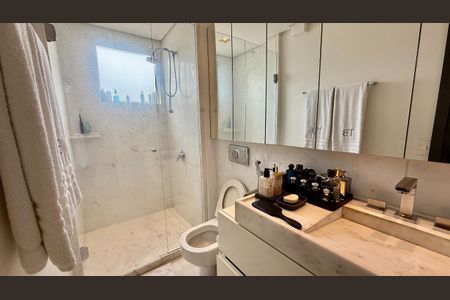 Apartamento à venda com 180m², 3 quartos e 4 vagas