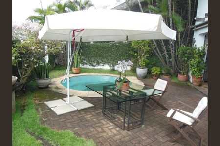 Casa à venda com 301m², 3 quartos e 3 vagas