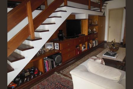 Casa à venda com 3 quartos, 301m² em Jardim Vitoria Regia (Zona Oeste), São Paulo