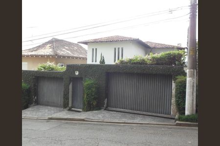 Casa à venda com 301m², 3 quartos e 3 vagas